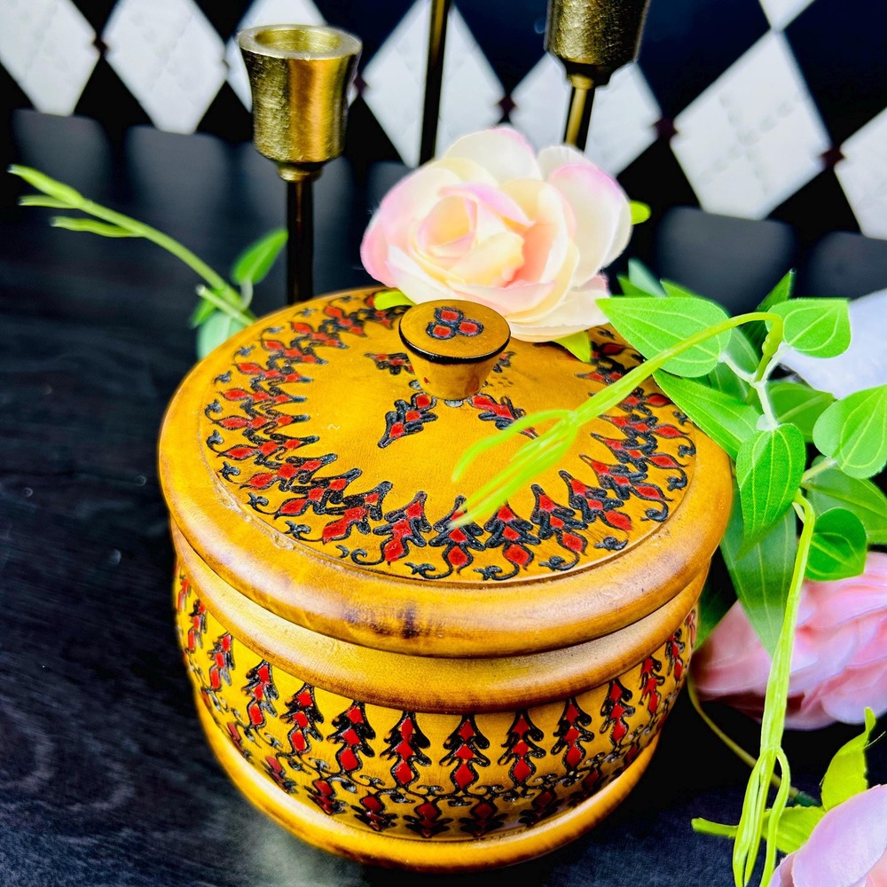 Romanian Folk Art Wooden Box Hand Carved Poiana Brasov Lidded Container Etched - Picture 10 of 15